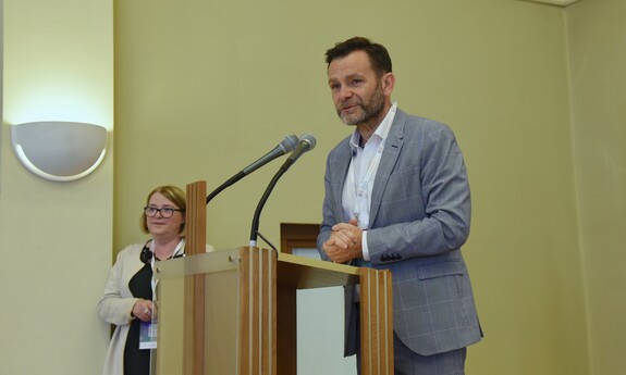 Przemawia Dariusz Lesicki - wiceprezydent Miasta Zielona Góra; fot. K. Adamczewski