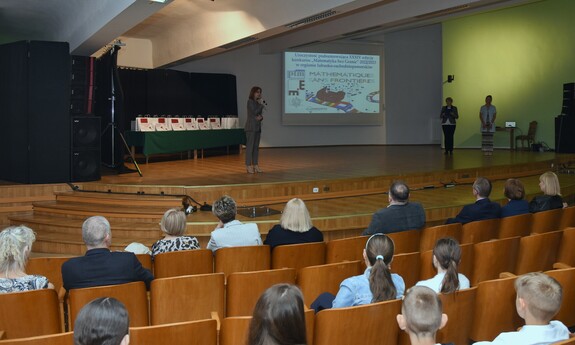 Przemawia Prorektor ds. Studenckich - dr hab. Barbara Literska, prof. UZ, fot. K. Adamczewski 