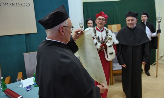 Uroczystość nadania tytułu doctora honoris causa Uniwersytetu Zielonogórskiego prof. dr. hab. Markowi Konopczyńskiemu; fot. K. Adamczewski